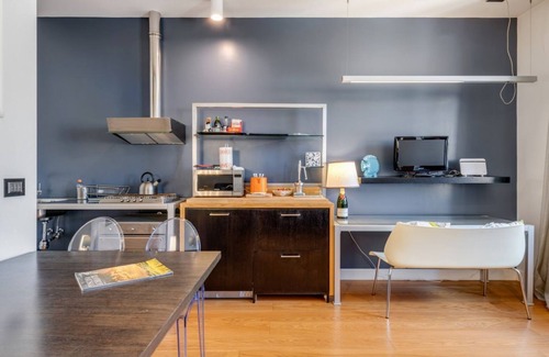 Santa Croce Apartment | Piazza Santa Croce Design Apartment with Balcony