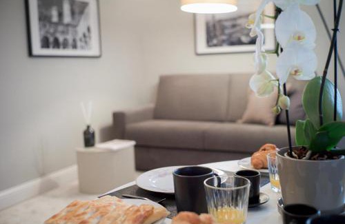 San Vincenzo Apartment | PIAZZACORVETTOUNO LuxuryApartment 70 MQ pieno centro
