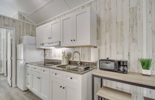 Picayune Cottage | Picayune Tiny Home Rental ~ 11 Mi to Space Center!