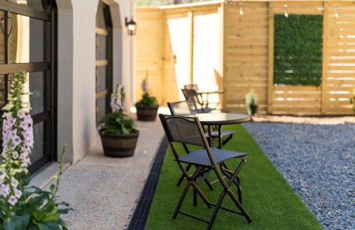Nellysford House | Pickleball - 2 Master Suites - Fire Pit - Game Rm