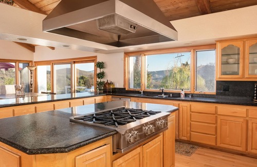 Escondido House | Pickleball & Games ESTATE: Pool, Tennis, Ponies!Text Bob 4 Special Pricing Dates