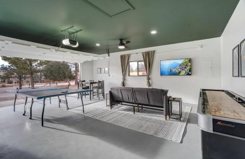 Park Vista House | Pickleball Palace Courts & Games & Hot Tub & BBQ