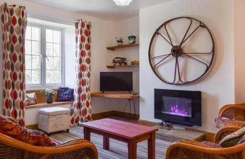 Ilton House | Pickled Onion Cottage
