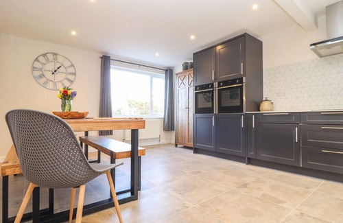 Looe House | PICKNEY HOUSE, pet friendly, with open fire in Polperro