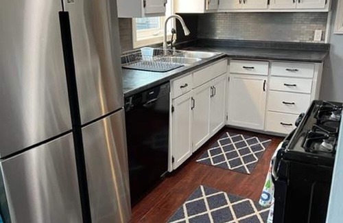 Highland House | Picturesque 3BR Home 5 miles from St Paul Airport!