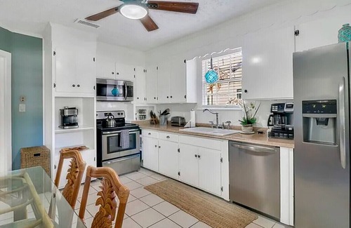 Live Oak House | Picturesque Bungalow in Savannah
