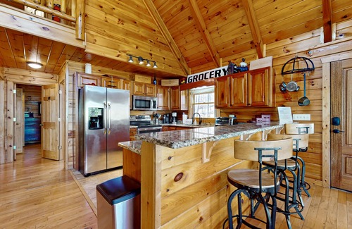 Necowa Cove Cabin | Picturesque log cabin in Aska adventure area w/access to Lake Blue Ridge