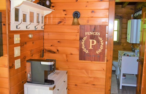 Fort Fairfield House | Picturesque Maine Cabin with Lake Access on 33 Acres