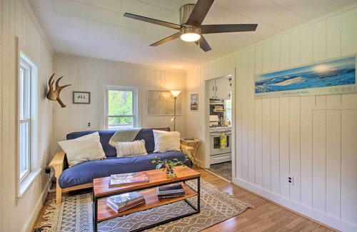 Bartlett House | Picturesque Retreat on 1 Acre w/Gas Grill!