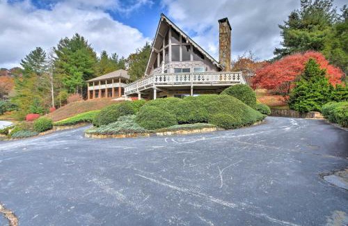 Sky Valley House | Picturesque Sky Haus Sanctuary with Mountain Views