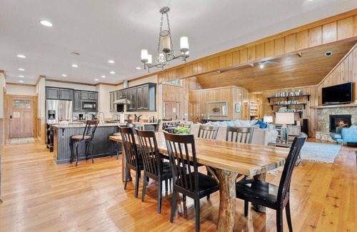 Tuckasegee House | Picturesque, Spacious, Mountain, Lake Home