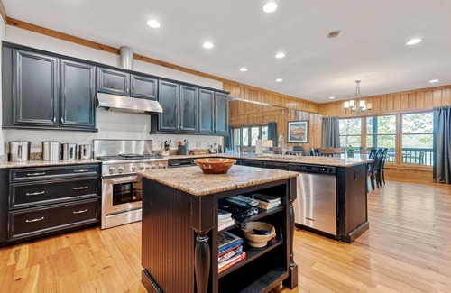 Tuckasegee House | Picturesque, Spacious, Mountain, Lake Home
