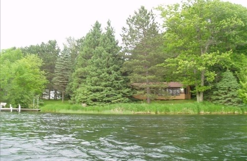 Cumberland Cabin | Picturesque vacation at Sand Lake