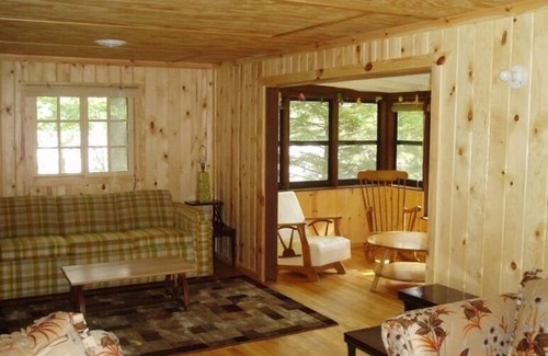 Cumberland Cabin | Picturesque vacation at Sand Lake