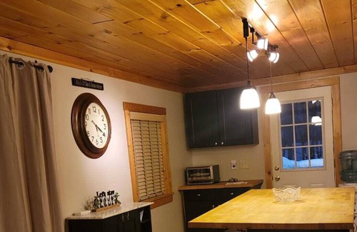 Wardsboro House | Picturesque Vt home w/double lvl wrap around deck