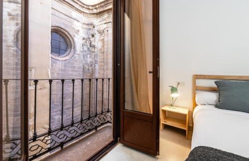 Central District Apartment | Pie de la Catedral Duplex