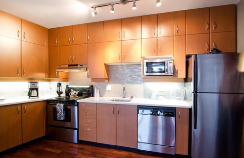 Downtown Victoria Condo | 'Pied-À-Terre Harbour Penthouse' Private Rooftop Deck-Victoria