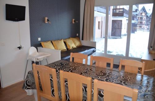 Valmeinier Apartment | Pied de pistes, résidence 3 étoiles tout confort dont terrasse et piscine