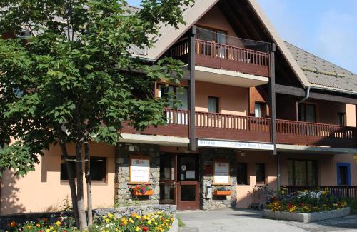 Valmeinier Apartment | Pied de pistes, résidence 3 étoiles tout confort dont terrasse et piscine