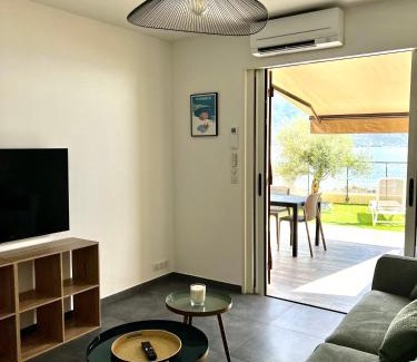 Casaglione Apartment | PIEDS DANS L'EAU, TIUCCIA, appartement 2-4 pers