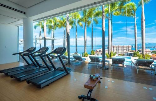 Romantic Zone House | PIER 57 - 211 Luxurious & Modern 1 BR Romantic Zone