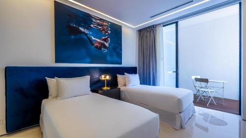 Romantic Zone House | PIER 57 - 410 Amazing 2 BR Condo Romantic Zone