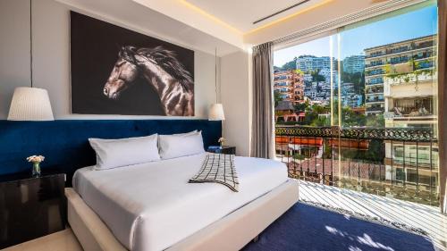 Romantic Zone House | PIER 57 - 608 New & Luxurious 2 BR Romantic Zone