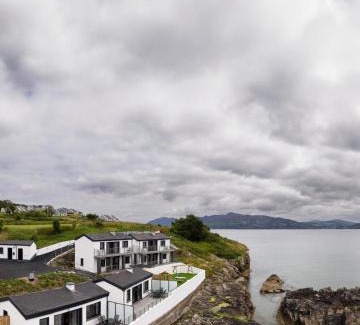 Portsalon Apartment | Pierside Apartments Deluxe Accommodation