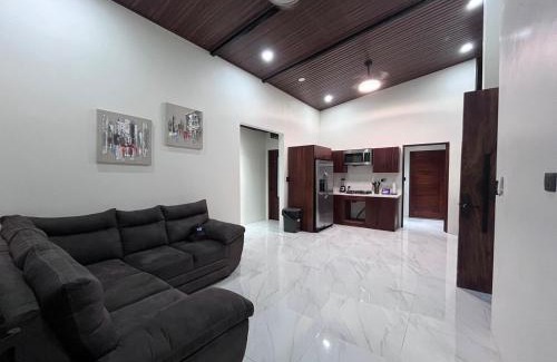 Bijagua House | Pies descalzos