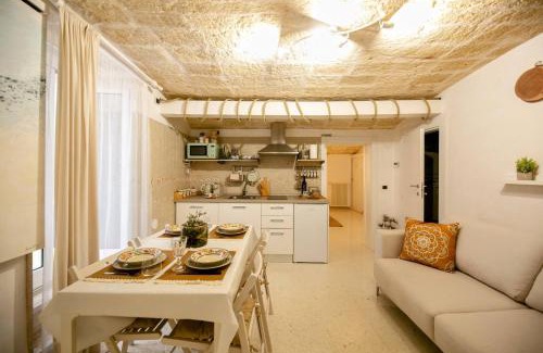 Centro Storico Apartment | Pietralisa 33 - Charming Home in Monopoli Old Town