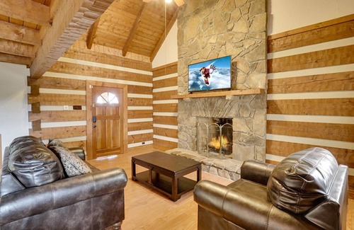 Kodak Cabin | Pigeon Forge - FIVE MINUTES TO BUCCEES - 3 Bedroom - Sleeps 8
