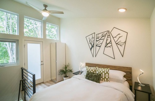North Delridge House | Pigeon Hill Modern Townhome