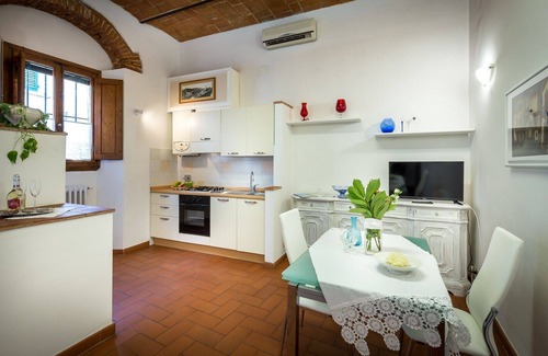 Isolotto Apartment | Pignone Apartment by Mmega