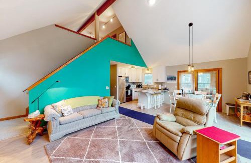 Glen Arbor House | Pike's Head