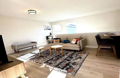 Colorado Springs Apartment | Pike’s Peak Residence. Charming 1-bedroom apartment in lovely Colorado Springs