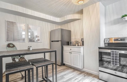 Central Colorado Springs Apartment | Pikes Charm! Apartment w/Arcade, BBQ & Fire Pit