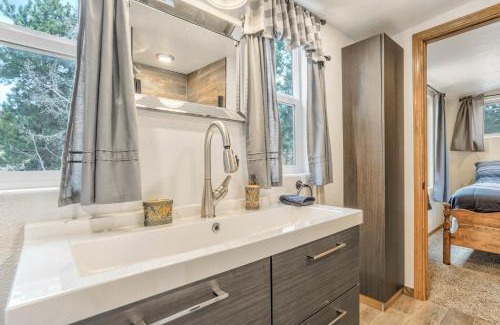 Woodland Park House | Pikes Peak Stunning Views! Hot Tub! Pet Friendly!