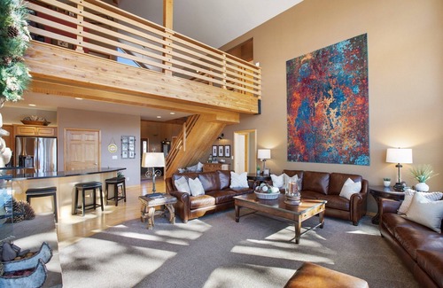 Woodland Park House | Pikes Peak Vista-Luxurious Home with Amazing Views In Woodland Park-30 day min.