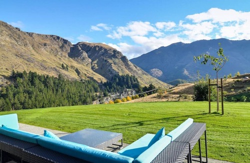Dalefield House | Pikorua Hosted By NZSIR Luxury Rental Homes