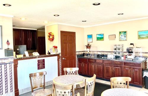 Lee Hotel | Pilgrim Inn