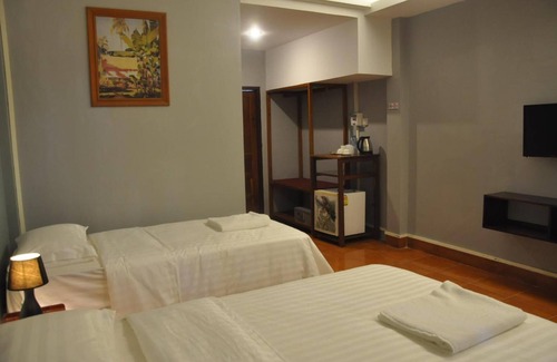 Savannakhet Hotel | Pilgrim's Kitchen & Inn