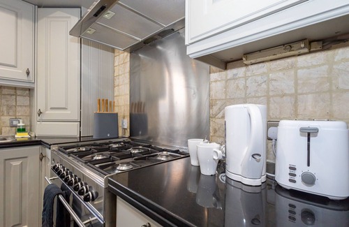 Walkden Apartment | Pillo Rooms - Abbey Lodge