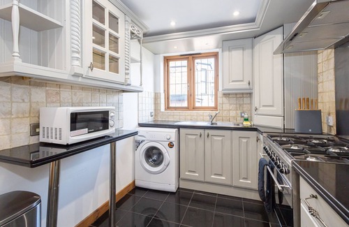 Walkden Apartment | Pillo Rooms - Abbey Lodge