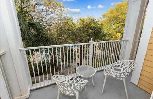 Baytowne Wharf Apartment | Pilot House 518- by Holiday Isle Properties