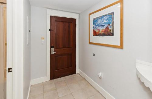 Baytowne Wharf Apartment | Pilot House 518- by Holiday Isle Properties