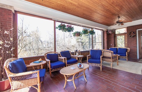 Duluth House | Pilot House Suite | Private Patio & Sauna