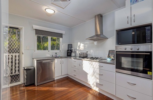 Belgian Gardens House | Pinball + Gaming Paradise in Townsville! 5 Minutes from the Airport & Strand