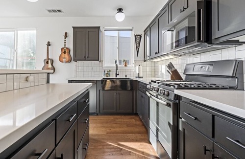 Downtown Apartment | Pine at Evergreen - Boutique Hotel
