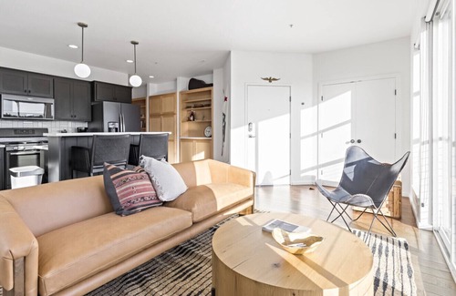 Downtown Apartment | Pine at Evergreen - Boutique Hotel