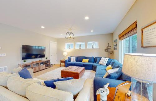 Rockaway Beach House | Pine Beach Family Retreat